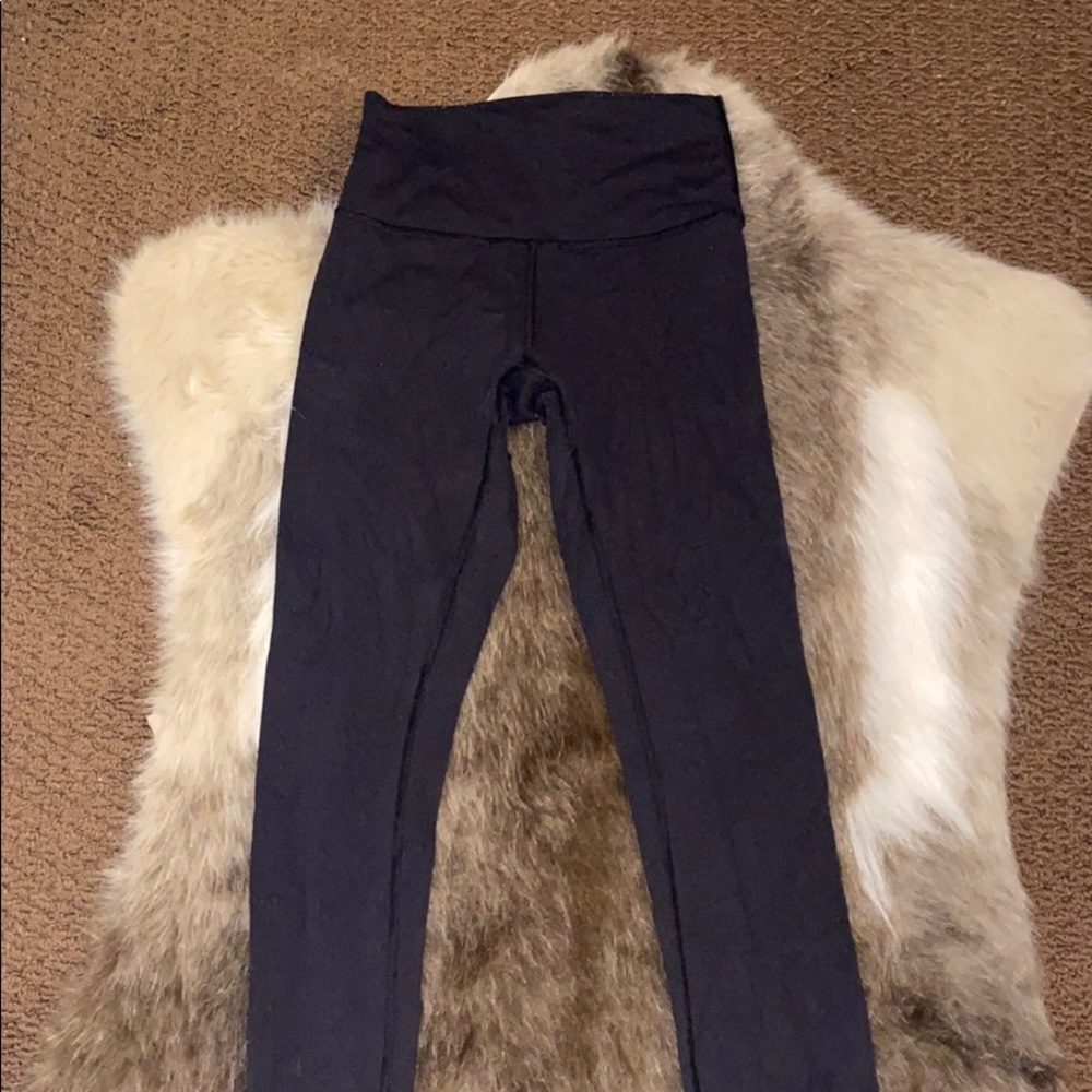 Black lululemon leggings size 4